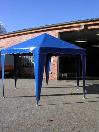 Pavillon aus Husum & Heide